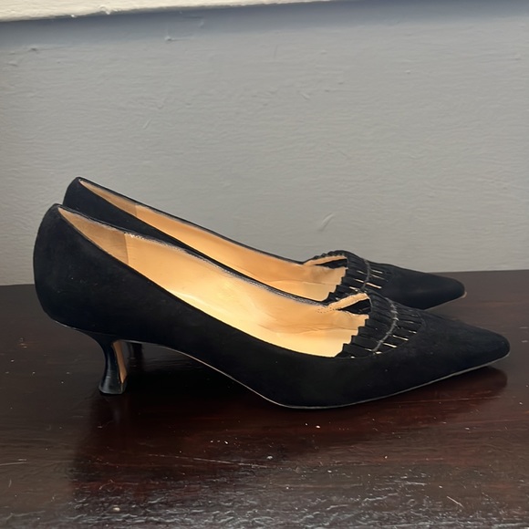 Manolo Blahnik 37 1/2 Black Suede Cutout Kitten Heels - Picture 4 of 5